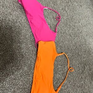 Cross back sports bras